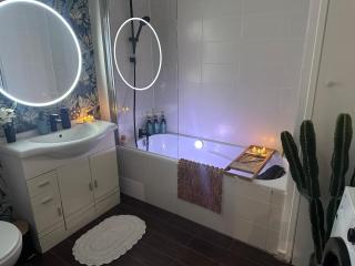 Chic and Relaxing Retreat with Air Con, Bath Ritual & Candles - Pets welcome - 8
