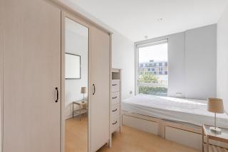 3BD Canalside Flat in De Beauvoir Town - 1