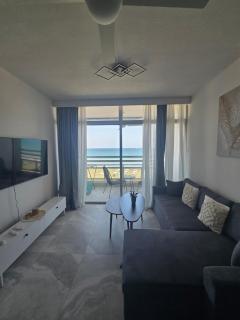 Lazuli Beachfront Sea View Ap 34 - Larnaca - 8