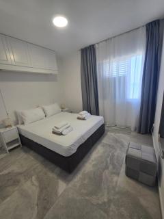 Lazuli Beachfront Sea View Ap 34 - Larnaca - 5