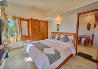 Central Homestay Ooty by VOYE HOMES Family-Friendly Budget Stay with Valley And Mountain Views - 1