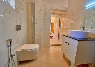 Central Homestay Ooty by VOYE HOMES Family-Friendly Budget Stay with Valley And Mountain Views - 5
