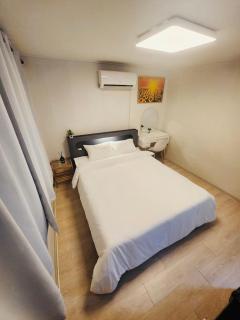 Spacious 2BR by DDP Station Perfect for Families & Friends Walk to Seoul Attractions - 4