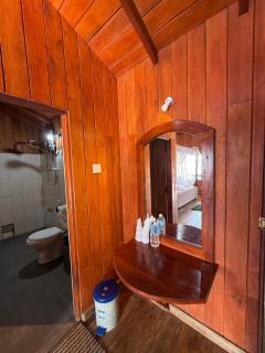 Shiny Lakeside Resort - 7