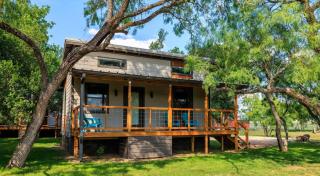 Paintbrush Waterfront Cottage - 9