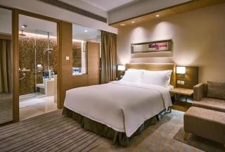 New World Wuhan Hotel - 8