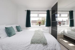King Beds - Dining Space - Ev Charger - Coffee - Contractor & Families - Coity - 7