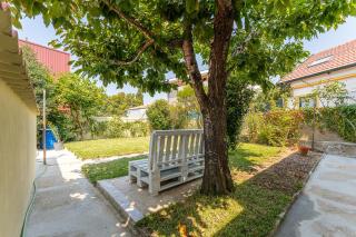 GuestReady - Rosemary's lovely home with a garden - 3