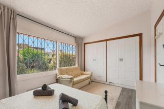 Cozy Terraced House Near The Beach - 3