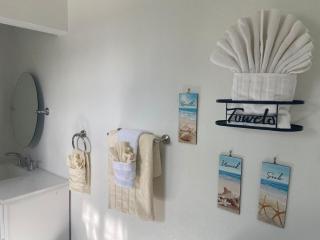 Lux Beach Front Retreat Sleeps up to 12 - 3