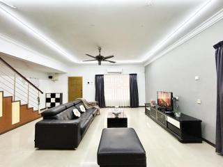 Gathering Corner House with 6 Rooms upto 16Pax by Manhattan Group - 7