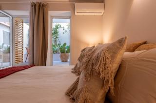 Charming Flat with Patio Lisbon - 8