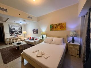Click Stay - JLT - Entire Studio & Balcony Lakes view Apartment -AM - 9