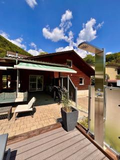 Mountain Views & Pool, 3BR Swiss Retreat, The Perfect Base for Families - Frinvillier - 0