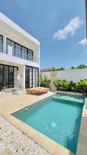 Bewell Villa, Brand new villa 700m from beach - 0