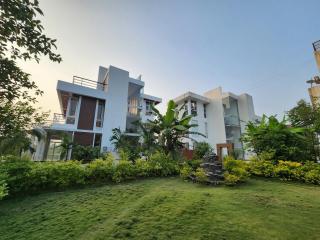 The Glass House 5Bhk - 0