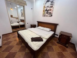 HOUSE of UKRAINE на площі Ринок з приватним БОМБОСХОВИЩЕМ - 8