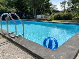 Summer House With Pool Near Dronningmølle Beach - 2