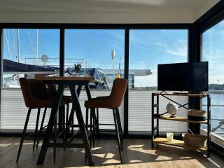 Urlaub auf dem Wasser mit einmaligen Ausblick - WELL Hausboote Boltenhagen 10 - 3