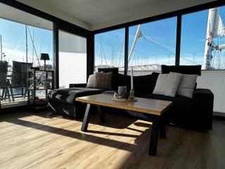 Urlaub auf dem Wasser mit einmaligen Ausblick - WELL Hausboote Boltenhagen 10 - 1