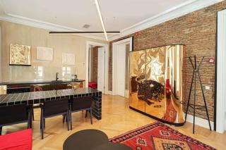 Central Luxury Stylish 1-BR Apartment - By Wehost - 6