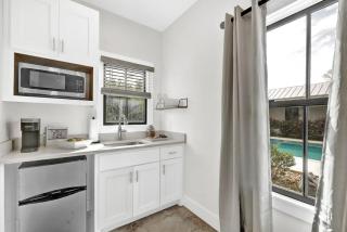 Schubert Inn Cottage - Pool - Walk to Main St - 7