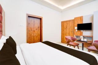 Super Townhouse Govardhan - 1