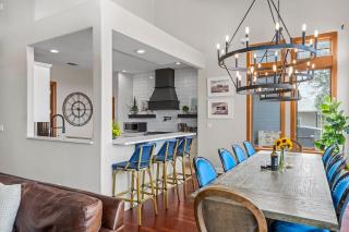 Luxurious Lake Park House: Sleeps 25, Pool, Hot-Tub, Firepit and Game Room! - 9