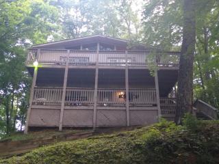 Gatlinburg Hideaway with Fireplace & Deck - 0