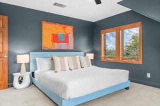 Luxurious Lake Park House: Sleeps 25, Pool, Hot-Tub, Firepit and Game Room! - 4