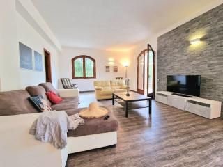 Villa Giacoma hot tub and garden - 0