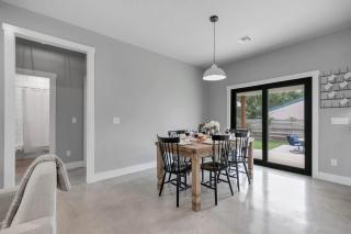 Luxury Home 3blck from Main St with FirePit - 2