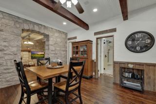 Historic & Remodeled Sunday Haus-5 Mins to Dtown! - 6