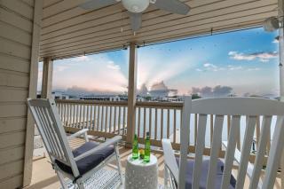 Cape Terrace Waterfront Oasis - 9