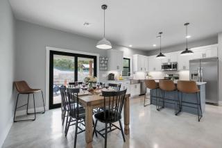 Luxury Home 3blck from Main St with FirePit - 1