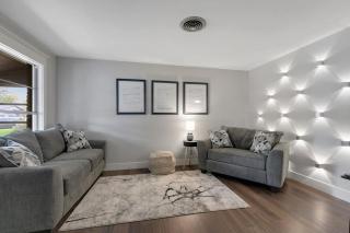 Gorgeous Home with Grill 5Min from MainSt! - 6