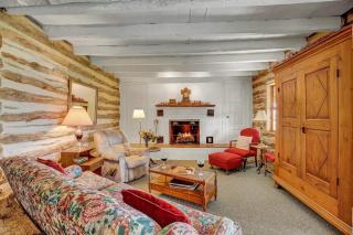Historic Log Cabin Retreat Near Town on 5 Acres! - Fredericksburg - 6