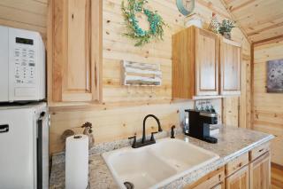 Charming Casita Right on Main St - 4