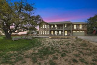 Grasslands Pool Hot Tub Hill Country Views - 9
