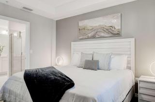 4721 Unit 105 BRAND NEW stunning apartment - 8