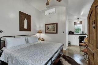 Tejas Suite Walking Distance to Main St! - 9