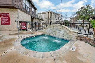 Luxurious Riverfront Condo Just 1 Blk to Schlitterbahn! - 6