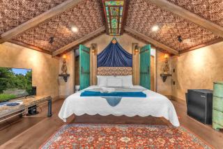 Tranquil Retreat w/Hot-Tub 10-Mins to Downtown! - 5