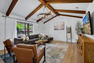 Bubbles on Bowie Walk to Main St - 7