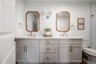Luxe Poolside Retreat w/Sauna-Minutes from Downtown! - Fredericksburg - 5