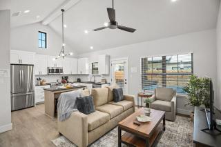 Ethel's Digs with Hot Tub - 9