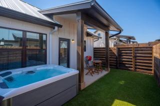 Ethel's Digs with Hot Tub - 9