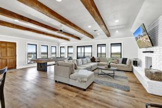 Hilltop Lux Haus with InfinityPool-Hottub-PoolTable - 8