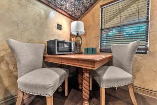 Tranquil Retreat w/Hot-Tub 10-Mins to Downtown! - 7