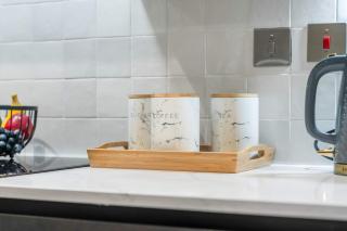 Stylish 1 Bed Flat by 53 Degrees Property in Birmingham City Centre - 2